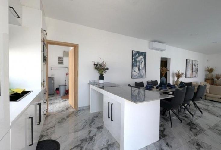 Ruby 111 * Grand Baie