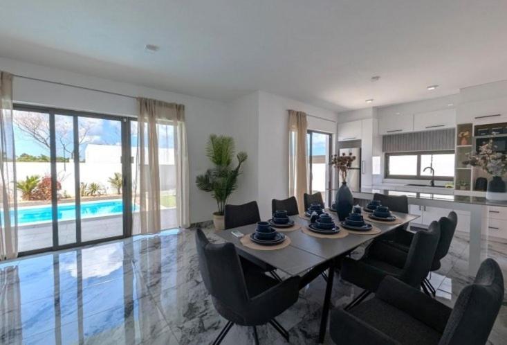 Villa Ruby 111 *
